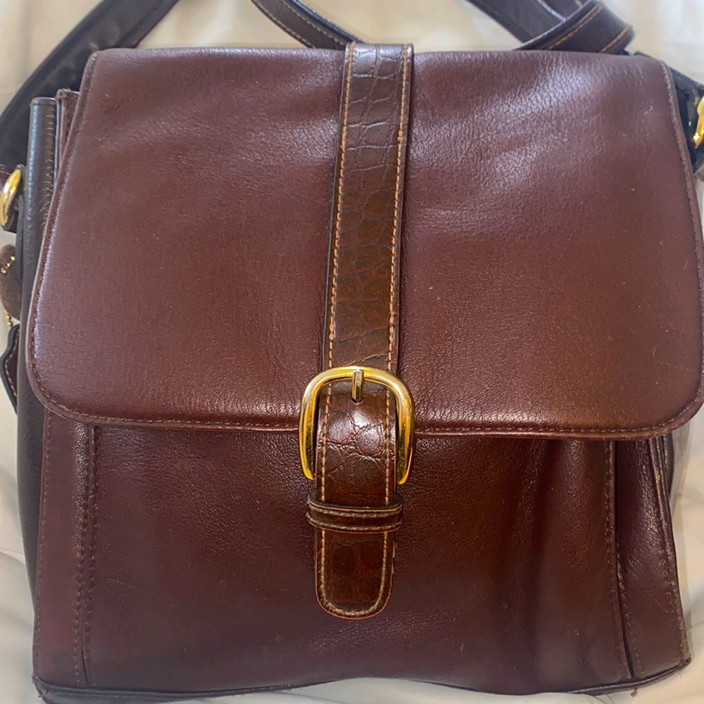 CARRIAGE HOUSE leather crossbody bag